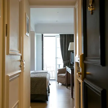 Hera 4* Athens